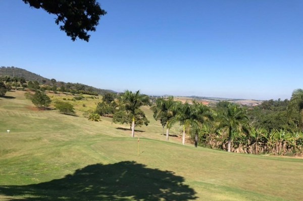 The imperial golf club is in Braganca Paulista