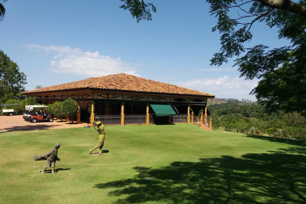 Clubhouse oft the Fazenda Guariroba golf club.