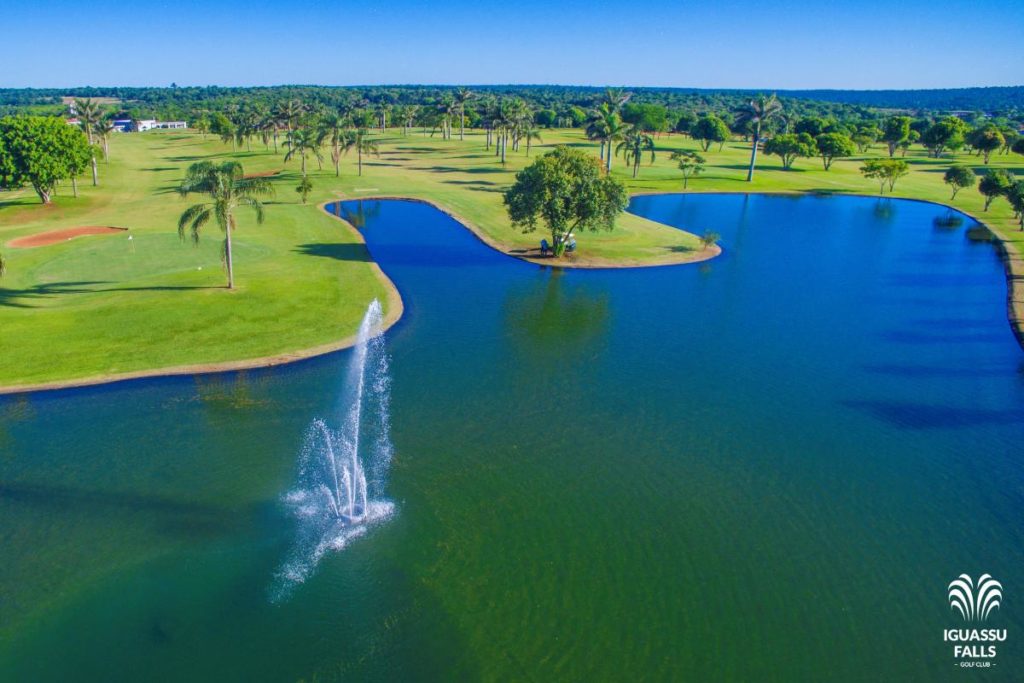 View on the lake of the course of the Iguassu Falls Wish Ressort golf club.