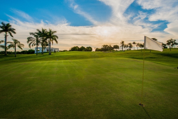 Sunset at the course of the Iguassu Falls Wich Ressort golf club.