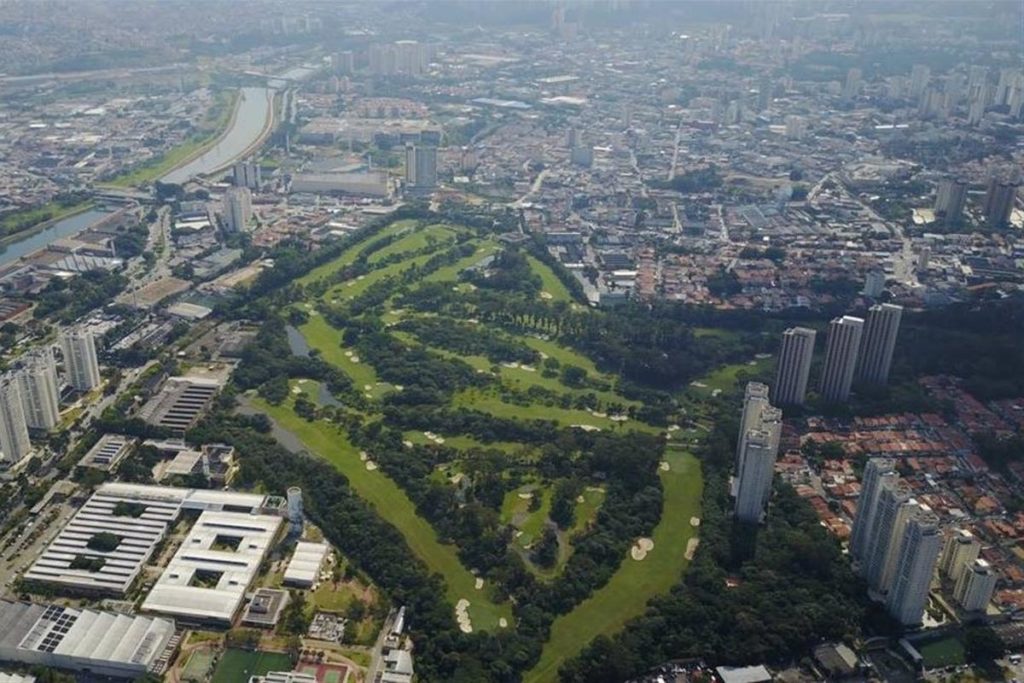 Overview of the golf course of the Sao Paulo Golf Club.